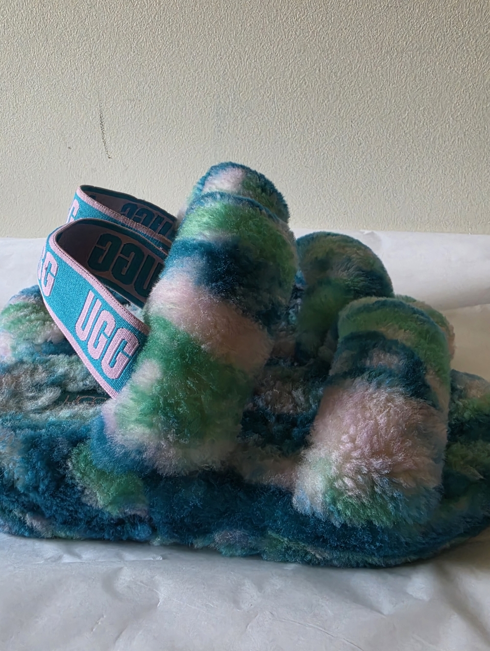 UGG Oh Yeah Marble Women's Size 6 US Aqua Sheepskin Wool Slippers Sandals